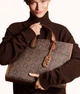 Жіноча сумка-тоут Michael Kors Gigi Large Empire Signature Logo Tote Bag (коричнева) - зображення 4