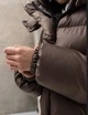 Женский пуховик короткий со съемным капюшоном пуфер Севилья LEO PRIDE 0129 44-46 Шоколадный ( LP - 0129/4 B ) - изображение 7