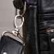 Мужская кожаная сумка SHVIGEL для ноутбука 14 дюймов и документов черная с плечевым ремнем 36×27×7 см 72271 - изображение 8