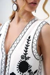 Жіноча жилетка з вишивкою 2XL біла (5958) - изображение 3