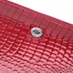 Женский лакированный кошелек ST Leather из натуральной кожи с тиснением под рептилию красный 55660 - изображение 5