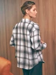 Сорочка жіноча Seventeen 2255.6283 2XL-3XL Сіра в клітку (Sev2000000203096) - зображення 2