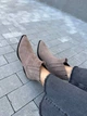 Жіночі черевики ковбойки ShoesBand Колір капучино натуральна замша на підборах 39 (25,5 см) (S36021-1д) - зображення 6