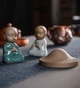 Чайная фигурка маленького монаха с чайным фильтром, зеленый Чашень с фильтром в форме шляпы - изображение 6