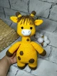 М'яка іграшка ручної роботи в'язана амігурумі Hand Made Жираф Гоша амігурумі 25 см Жовтий 202-6 - зображення 2