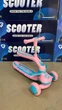 Дитячий самокат SCOOTER (Світло-музика Батьк.-ручка. Сидіння. Дод-кол. Бортик. Складний) рожевий - изображение 3