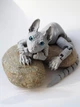 Кот Сфинкс 3D подвижная игрушка серый 30 см. - изображение 5