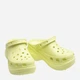 Chodaki damskie na platformie Crocs Classic Bae Clog W 206302-3U4 41-42 (M8/W10) 26 cm Jasnozielone - obraz 3