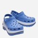 Chodaki damskie na platformie Crocs Mega Crush 207988-4ON 37-38 (M5/W7) 23 cm Niebieskie - obraz 2