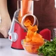 Овочерізка мультислайсер Tabletop Drum Grater Kitchen Master Терка для овочів та фруктів 3 насадки. Колір: червоний - зображення 9