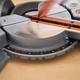 Пила торцювальна Black+Decker мережева (BES702) - зображення 6