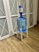 Подставка под бутыль с водой WoodDecor белого цвета - изображение 4