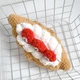 Пенал у формі круасана з полуницею Croissant ручної роботи з плюшевої пряжі бежевий для школи та канцелярії - зображення 2