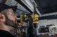 Аккумуляторный заклепочник DeWALT DCF403NT - изображение 8