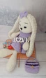 М'яка іграшка handmade Зайчик 45 см молочний в знімній бузковій сукні з сумочкою в'язаний гачком амігурумі - зображення 2