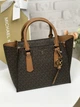 Сумка жіноча Michael Kors Kris Medium Logo Satchel Bag коричнева (38F1G2KS6B) - зображення 2
