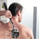 Двостороння масажна щітка - мочалка для тіла 2в1 Brosse скрабуюча губка для душу з щетиною і довгою ручкою, 37.5х8.3 см, чорний "Т" (100360527) - зображення 5