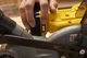 Комплект пила торцювальна акумуляторна Stanley FatMax SFMCS701M1 + Пила лобзикова акумуляторна Stanley FatMax SFMCS600B - зображення 8