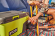 Холодильник акумуляторний мобільний Ryobi ONE+ RY18CB23A-0 18В/220В/12В 23 л 2хUSB +20...-20°С без АКБ і ЗП (5133006103) - зображення 7