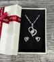 Набір прикрас сережки і кольє "Срібні сердечки" з цирконами Fashion Jewelry упакований у коробочку (13266) - зображення 4