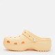 Женские кроксы Crocs Classic Platform Pearl Clog GdH 211231-78Z 41-42 (W10) 26 см Golden Hour (198445137358) - изображение 4
