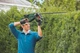 Аккумуляторный бесщеточный кусторез Bosch UniversalHedgeCut 18V-50 + 1 аккумулятор PBA 18 В 2.5 Ач + зарядное устройство AL 1830 CV (0600849K01) - изображение 11