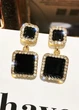 Сережки жіночі квадратні з камінцями по краях Fashion Jewelry Золотисті з чорним 13724 - зображення 1