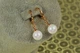 Серьги подвески Xuping Jewelry шарики с жемчугом 8 мм 2,7 см золотистые - изображение 2