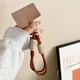 Шнурок на руку для телефона с держателем, темно-коричневый - изображение 2