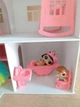 Комплект Кукольный дом с мебелью 14 позиций Fly ship toys Бело розового цвета 550-1039 - изображение 3