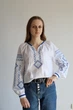 Жіноча вишита сорочка MOTYV «Марія» (біла тканина, блакитна вишивка гладдю, 100% бавовна) | Розмір 6XL - изображение 3
