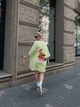 Легка сукня-футболка з малюнком жовтого кольору 32128 One Size - зображення 4