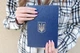 Жесткий переплет для вручения формата А5 с рельефным тиснением "Герб", синего цвета - изображение 4