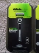 Мужской станок Gillette Labs с отшелушивающей полоской подставкой 3 картриджами и дорожным кейсом - изображение 2