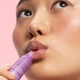 Зволожуючий та відновлюючий блиск-бальзам для губ Laneige Lip Glowy Balm Gummy Bear 10g - зображення 2