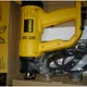 Пистолет горячего воздуха - фен сетевой DeWALT D26411 - изображение 7