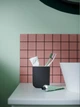 Керамічна підставка для зубних щіток IKEA EKOLN чорний стакан - аксесуари для ванної кам'яна кераміка - зображення 4
