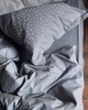 Наволочка Cozy з вишитими білими зірками 40x60 см Темно-сіра - зображення 6