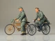 Збірна модель Tamiya фігури німецьких солдат на велосипедах 1:35 German Soldiers with Bicycle 35240 - изображение 2