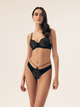 Majtki stringi damskie siateczkowe Esotiq Bonita 42536-61X M Czarne (5903972521472) - obraz 4