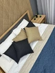 Покрывало двустороннее Decorator Microfiber куб 215x240 см синий с бежевым (85-144) - изображение 4
