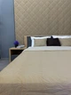 Покрывало стеганое Decorator Велюр листья 220х240 см бежевый (85-036) - изображение 3