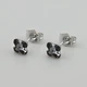 Сережки з кристалами Swarovski 53228 розмір 7х7 мм колір срібна ніч вага 1.0 г позолота Біле Золото - зображення 1