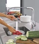 Змішувач для кухні з висувним виливом Grohe Essence New (30270000) - изображение 7