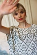 Футболка жіноча MOODO 4674O S оливкова - зображення 2