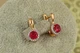 Серьги детские Xuping Jewelry сияние с родием и малиновым камнем 1,4 см золотистые - изображение 2