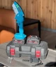 Акумуляторна ланцюгова міні пила Mini Electric Chainsaw 48v для обрізки дерев два акумулятори в кейсі 4″ Mini Electric Chainsaw (3477) - зображення 3