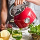 Електрочайник Vintage Cuisine у ретро стилі 1.7 л 2200W Червоний - зображення 2