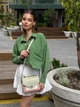 Сучасна та стильна шкіряна жіноча сумка кроссбоді Lamponi Chest one, light green/pink/ivory - зображення 7