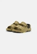 Чоловічі сандалії Crocs Classic Sandal All-Terrain Aloe (40-41, оливковий) - зображення 5